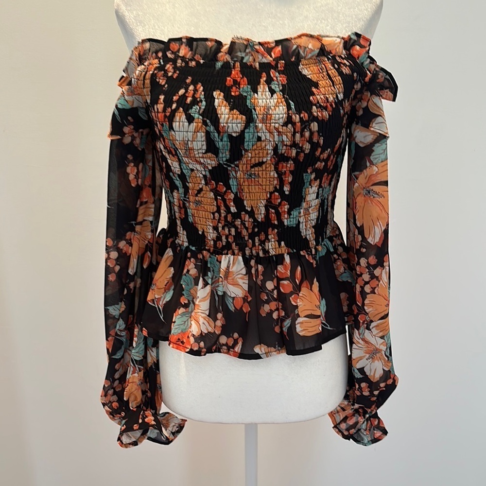 FlyingTomato Floral Off-Shoulder Women's Top size small
